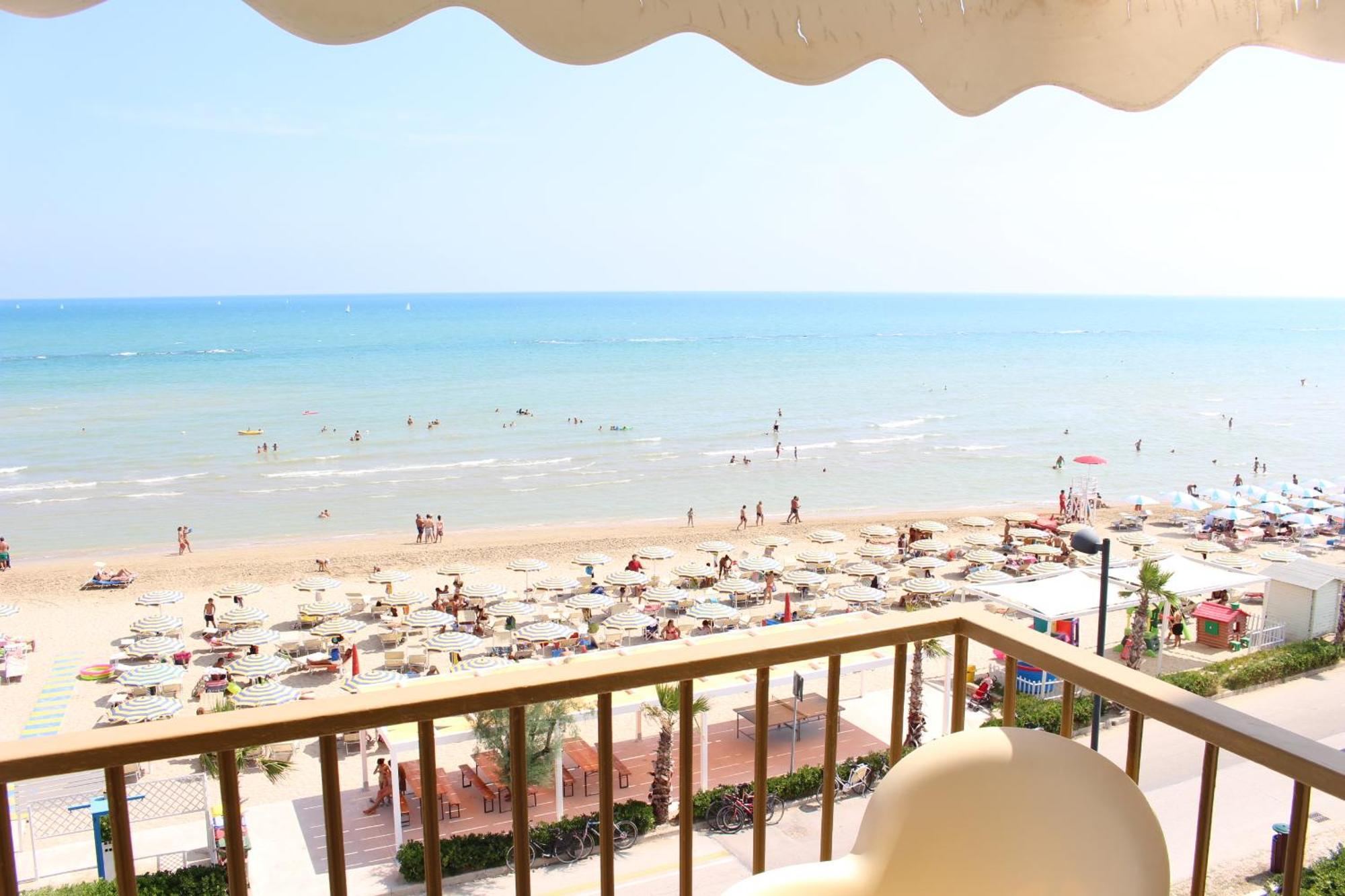 Hotel Caravel Marotta Exteriér fotografie