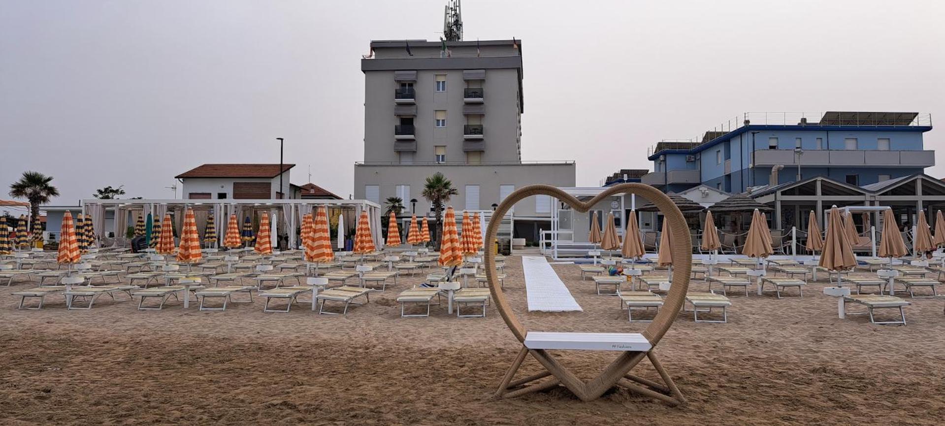 Hotel Caravel Marotta Exteriér fotografie
