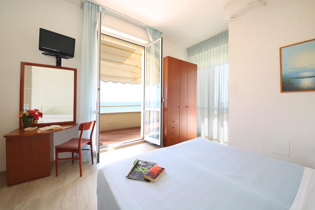 Hotel Caravel Marotta Exteriér fotografie