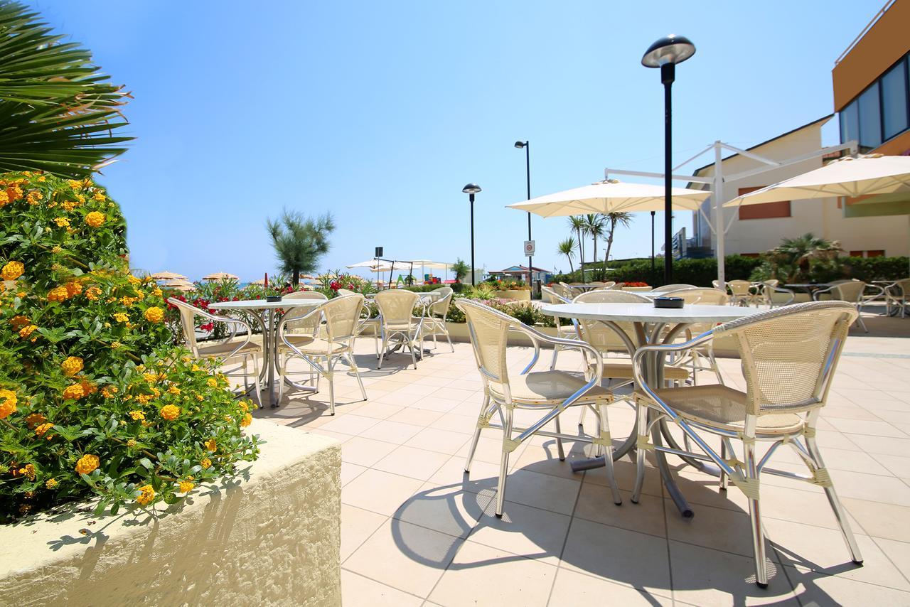 Hotel Caravel Marotta Exteriér fotografie